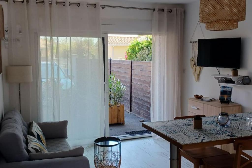 Appartement 2 Pieces, 1 Chambre, Terrasse Gujan-Mestras Esterno foto